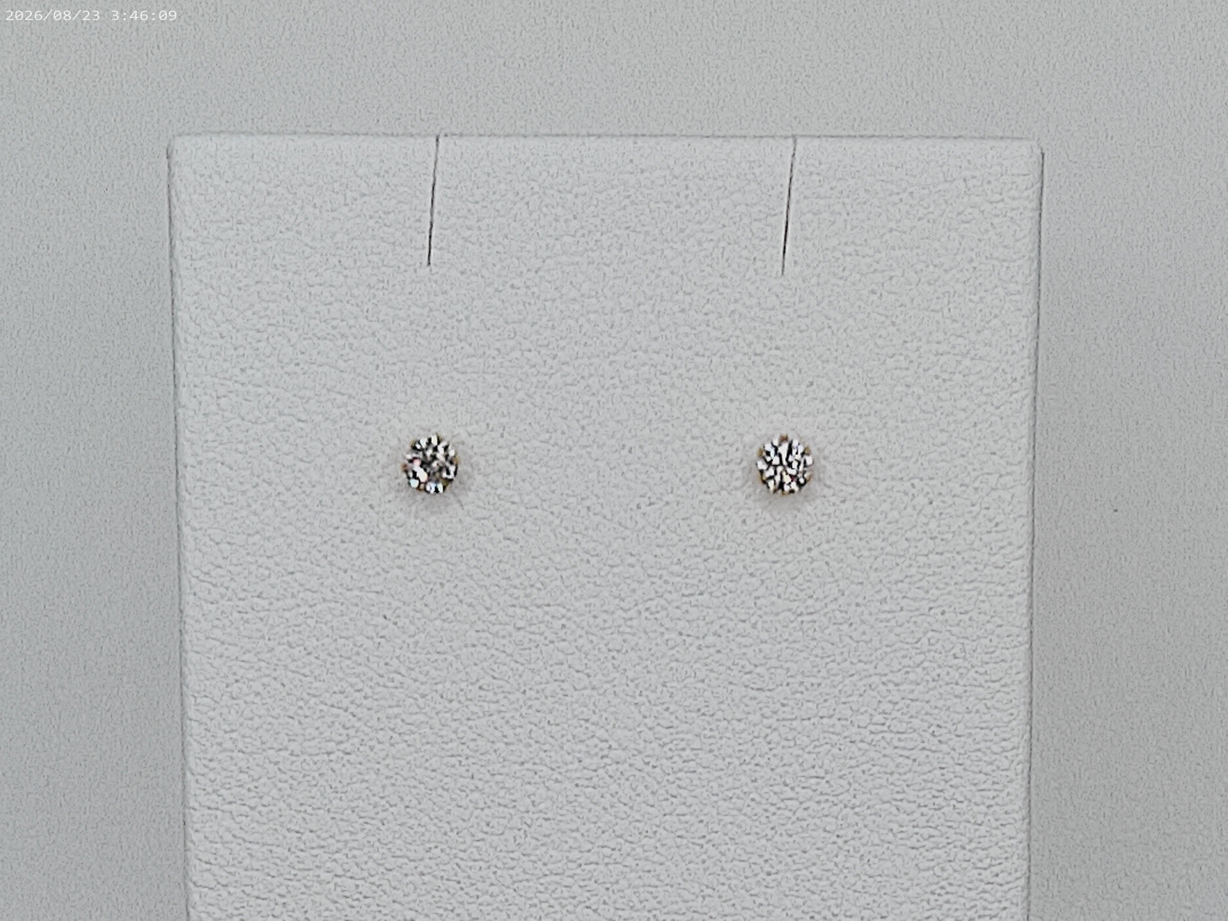 K18 天然ダイヤモンド ピアス 0.05ct｜18金